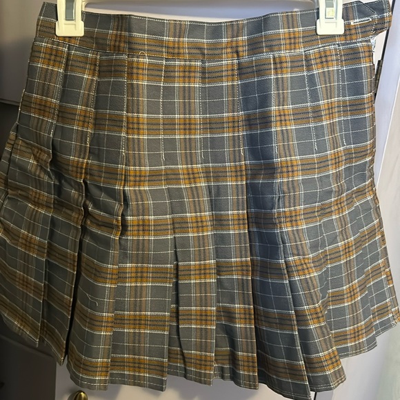 Gray/Yellow Tartan Plaid Pleated Skirt Size Small - Picture 1 of 3